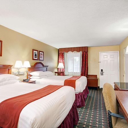 Days Inn By Wyndham Memphis At Graceland Εξωτερικό φωτογραφία