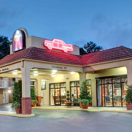Days Inn By Wyndham Memphis At Graceland Εξωτερικό φωτογραφία