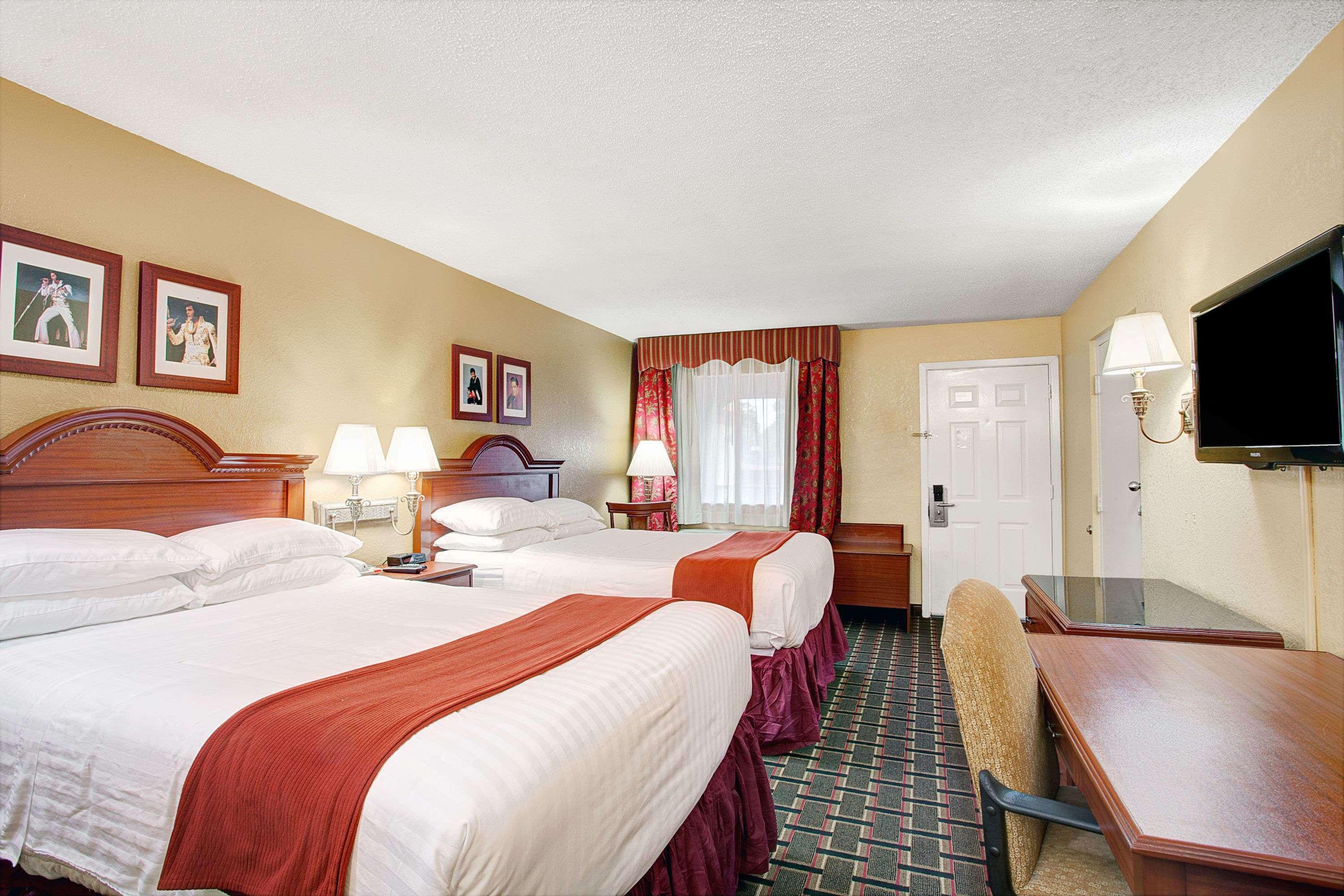 Days Inn By Wyndham Memphis At Graceland Εξωτερικό φωτογραφία