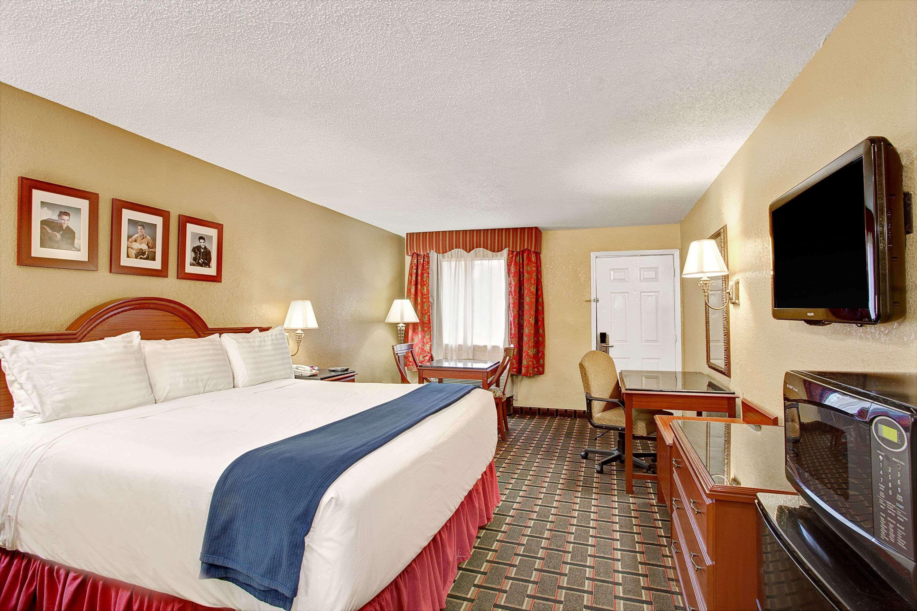 Days Inn By Wyndham Memphis At Graceland Εξωτερικό φωτογραφία