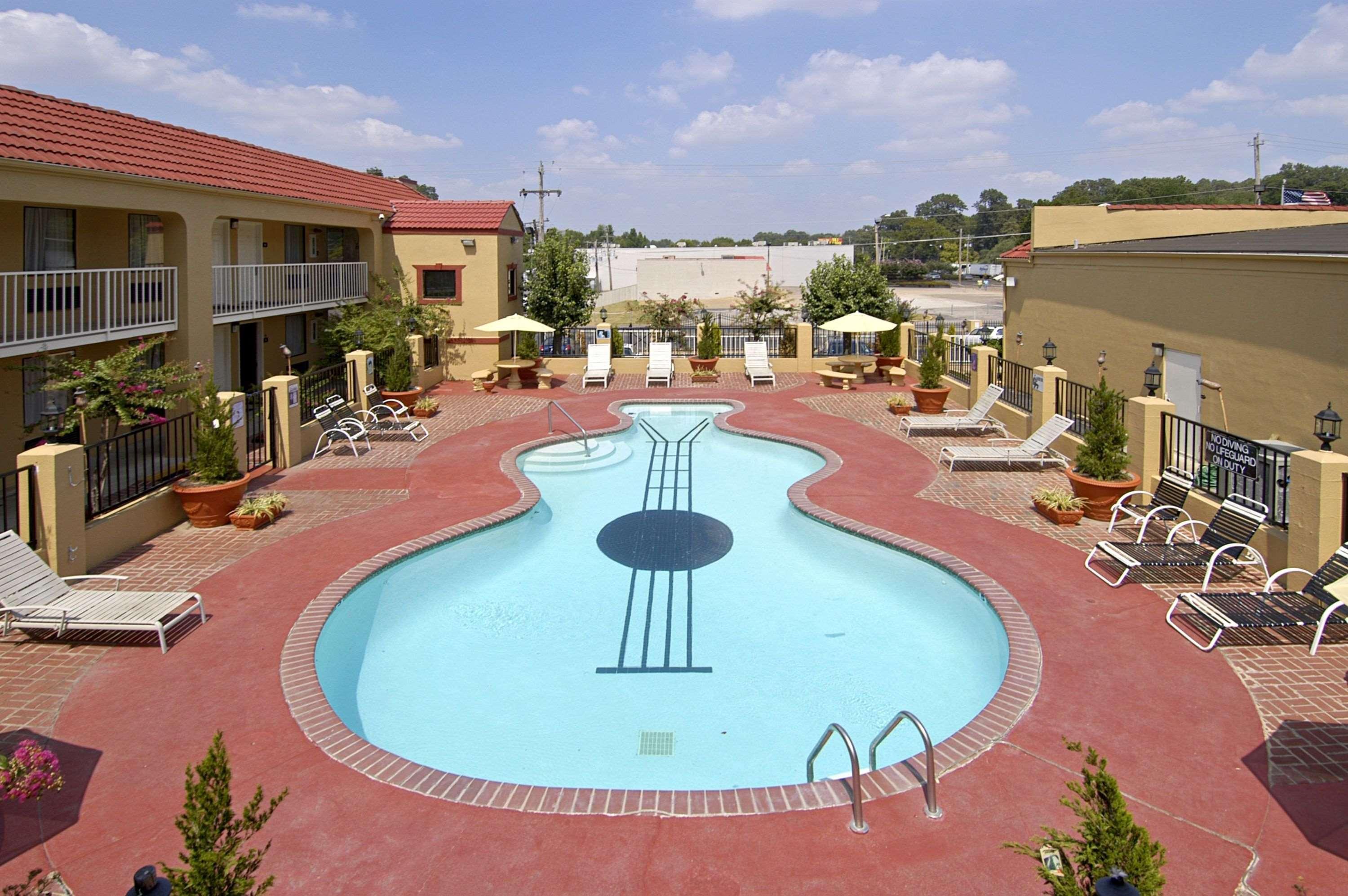 Days Inn By Wyndham Memphis At Graceland Εξωτερικό φωτογραφία