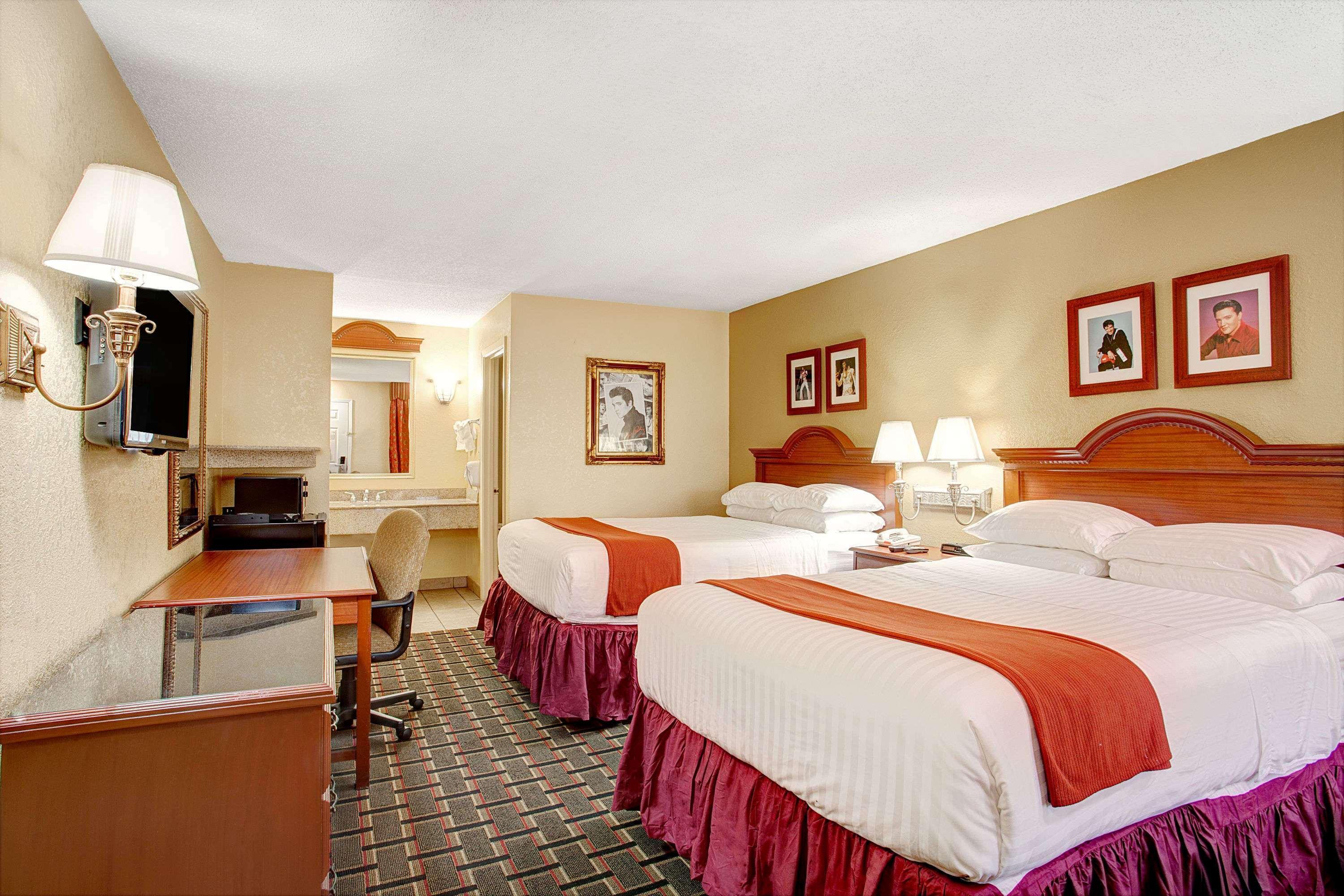 Days Inn By Wyndham Memphis At Graceland Εξωτερικό φωτογραφία