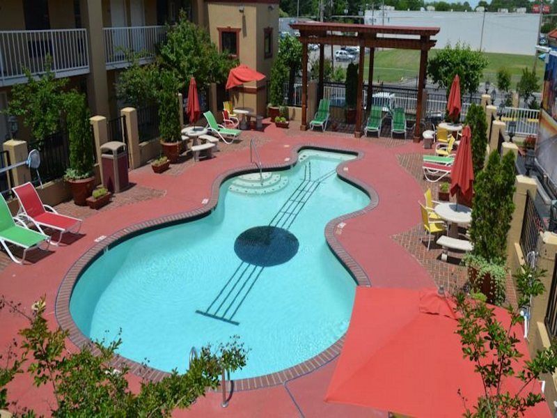 Days Inn By Wyndham Memphis At Graceland Εξωτερικό φωτογραφία