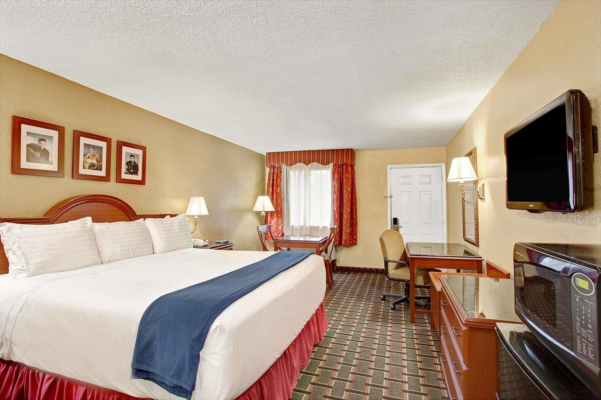 Days Inn By Wyndham Memphis At Graceland Εξωτερικό φωτογραφία